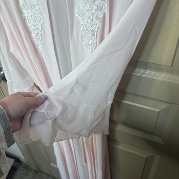 Vintage California Dynasty Robe - Picture 5 of 7